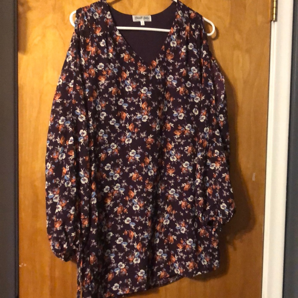 Open sleeve dress